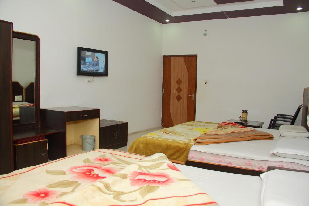 Hotel Deep Palace Near Bus Stand Udaipole Удайпур Екстериор снимка